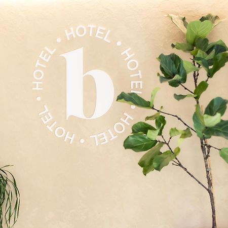Hotel Burlada Zewnętrze zdjęcie