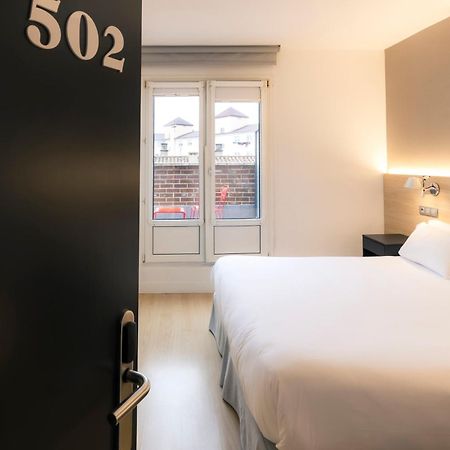 Hotel Burlada Zewnętrze zdjęcie
