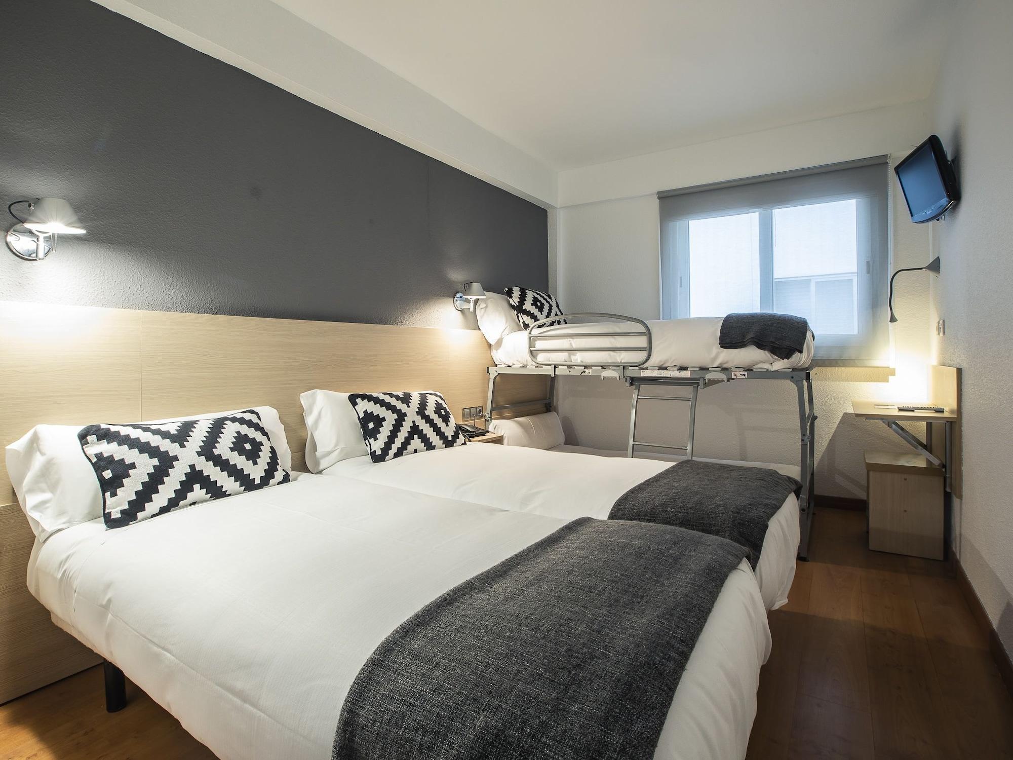 Hotel Burlada Zewnętrze zdjęcie