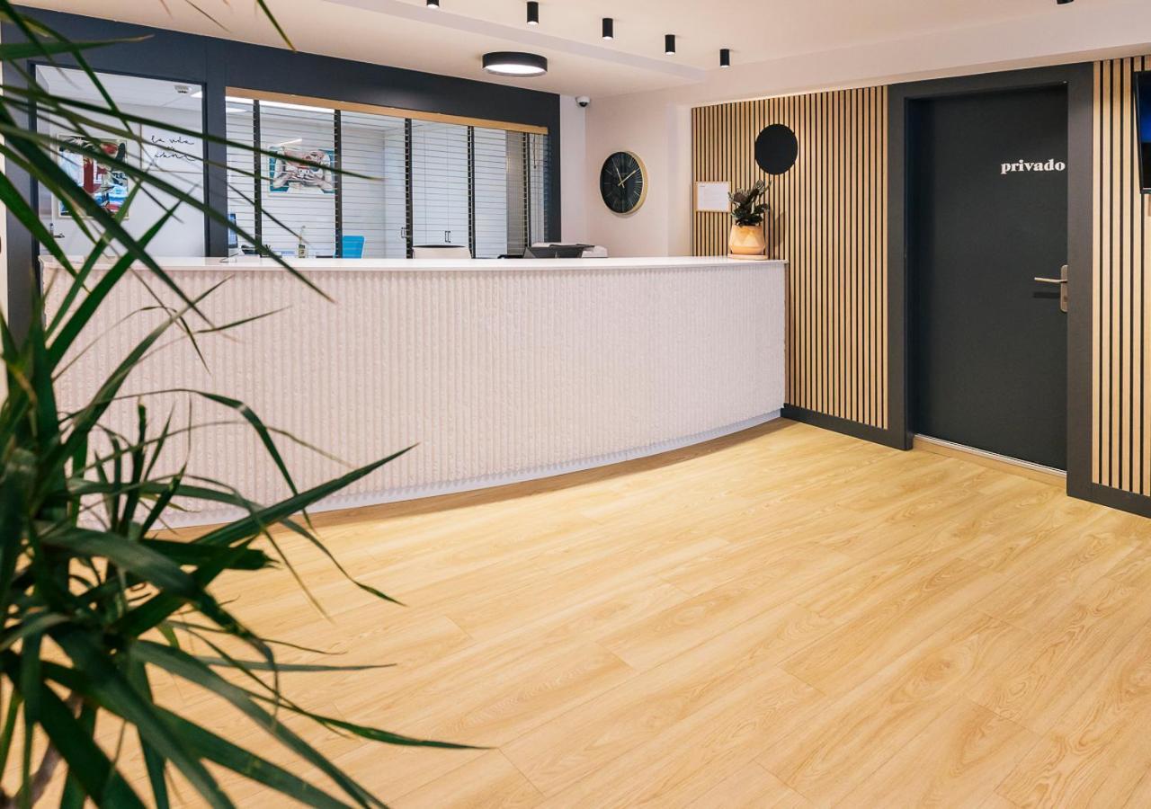 Hotel Burlada Zewnętrze zdjęcie