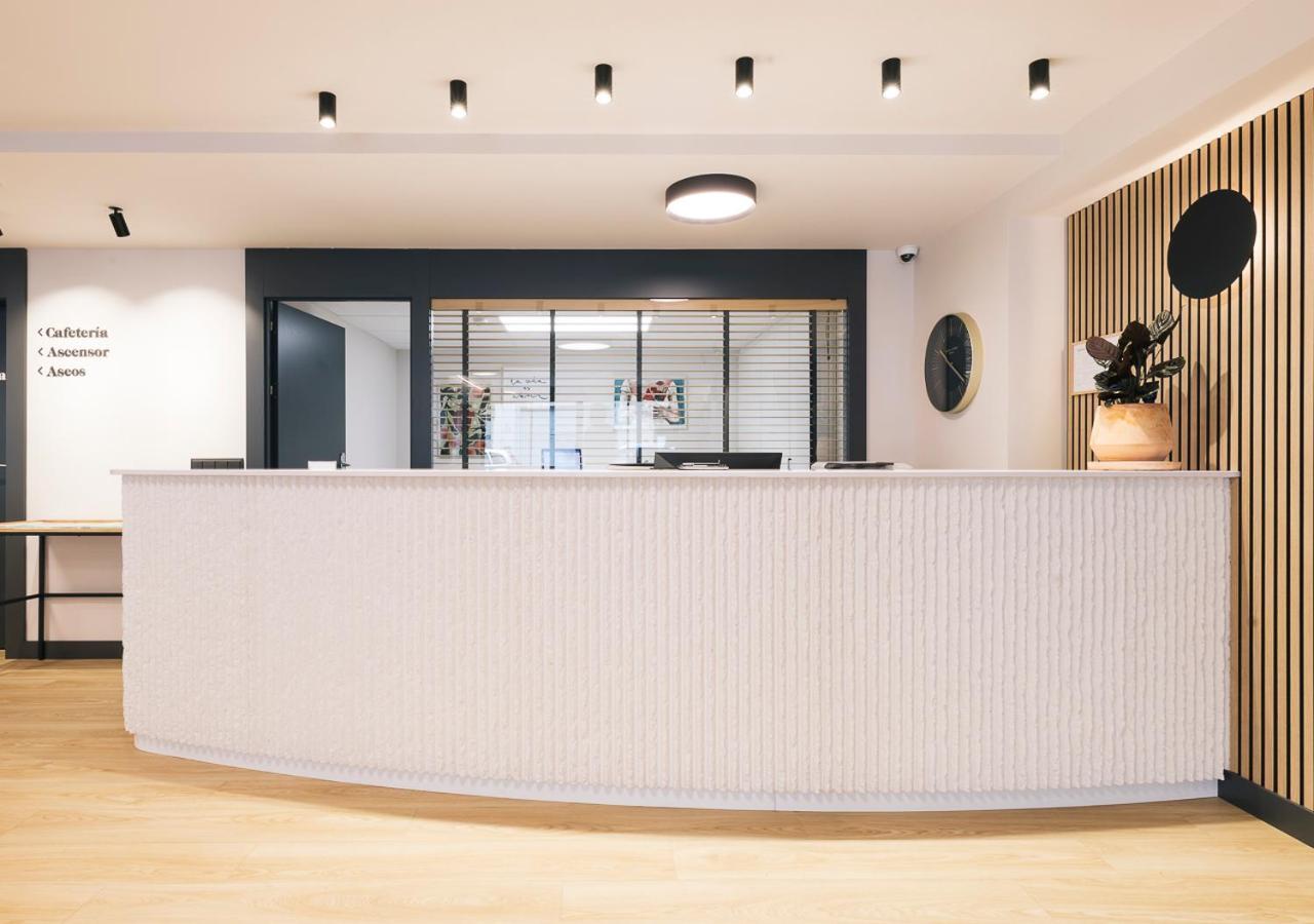 Hotel Burlada Zewnętrze zdjęcie