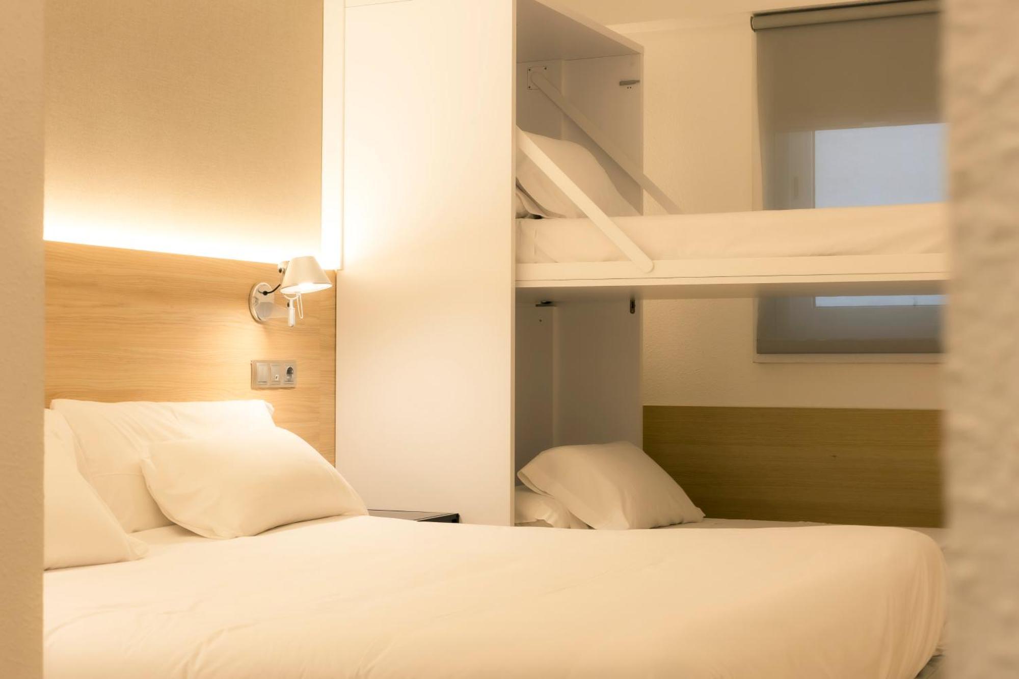 Hotel Burlada Zewnętrze zdjęcie