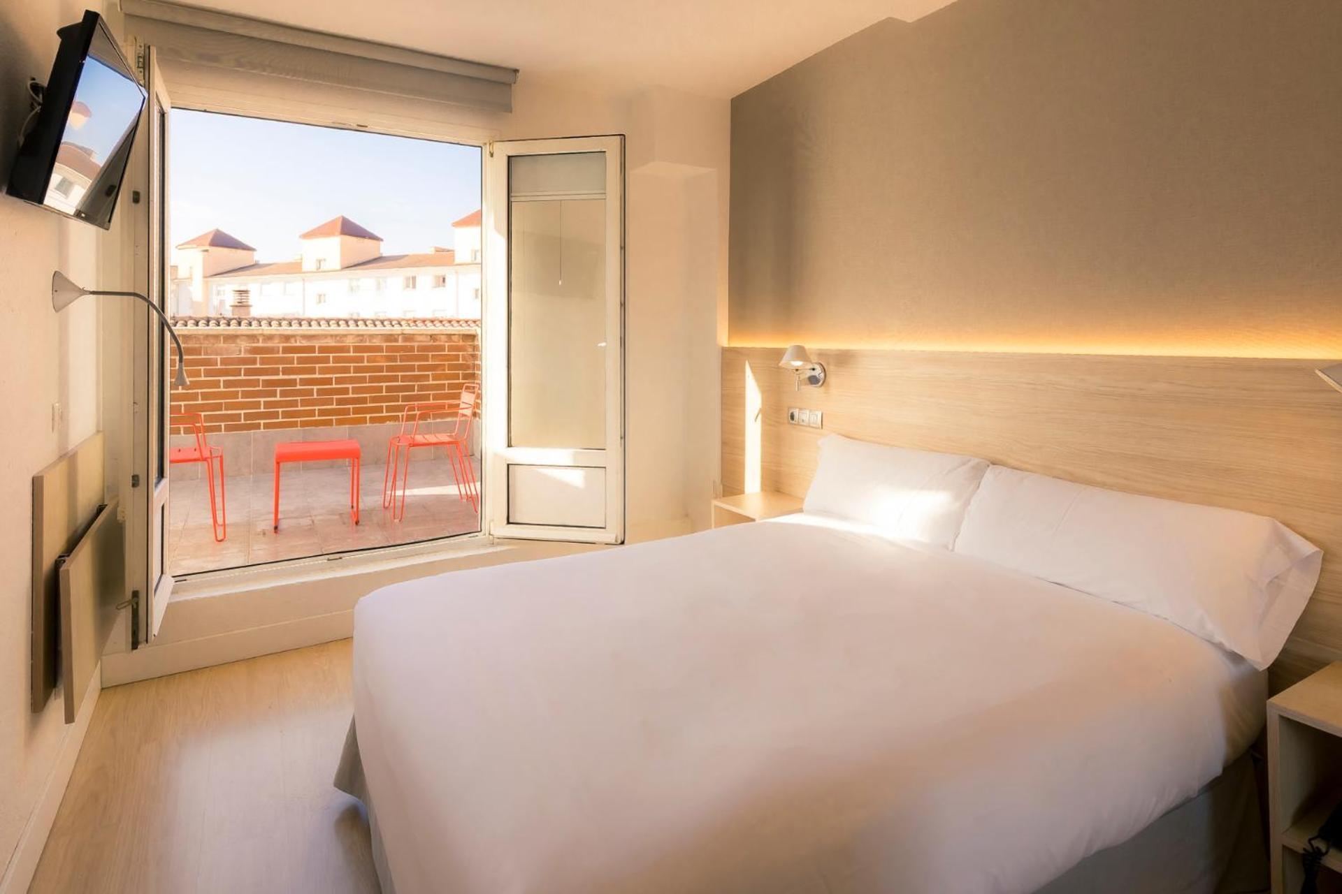 Hotel Burlada Zewnętrze zdjęcie