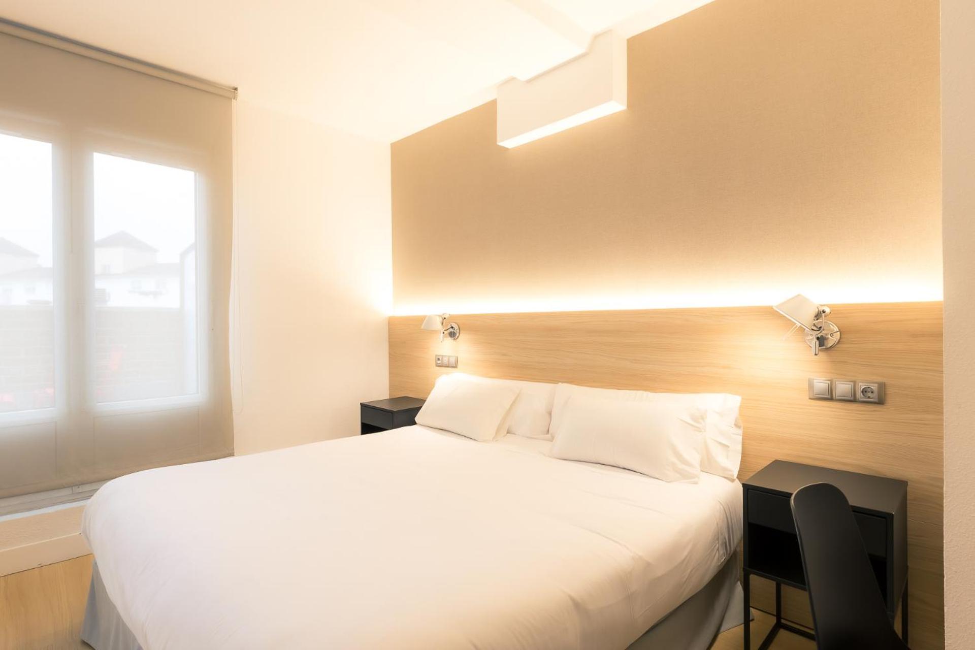 Hotel Burlada Zewnętrze zdjęcie