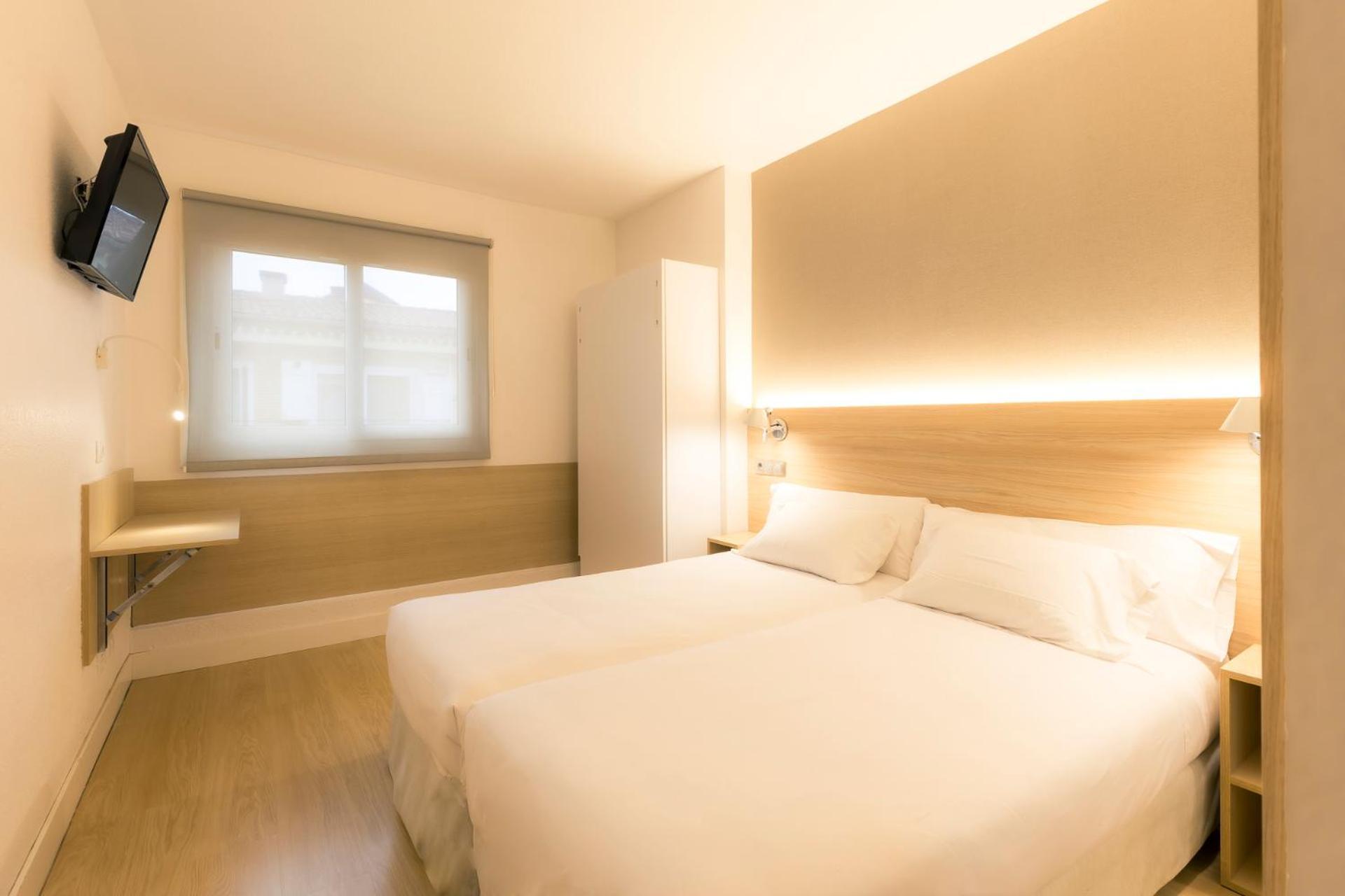 Hotel Burlada Zewnętrze zdjęcie